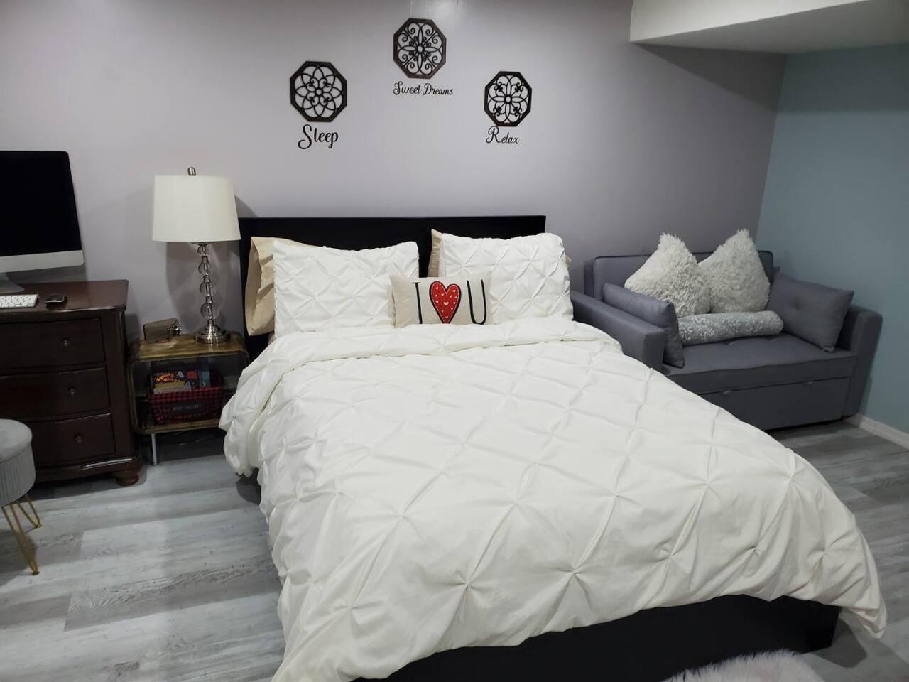 Lovely 2 Bedroom Apartment With 2 Entrance And Parking New York Extérieur photo